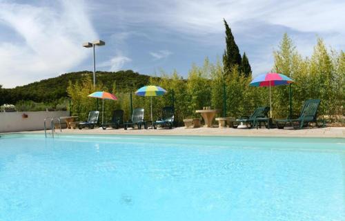 Rochefort-du-Gard Hotel | Hotel Le Lagon