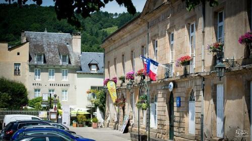 Saint-Geniez-d'Olt Hotel | Hotel Le Lion d'Or