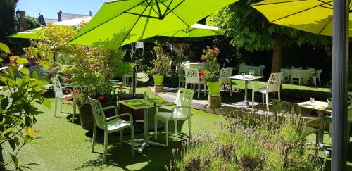 Saint-Geniez-d'Olt Hotel | Hotel Le Lion d'Or