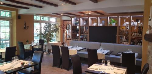 Saint-Geniez-d'Olt Hotel | Hotel Le Lion d'Or
