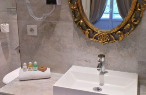 Antibes Old Town Hotel | Hotel Le Relais Du Postillon