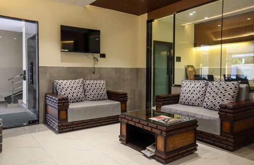 Dwaraka Nagar Hotel | Hotel Lemon Park