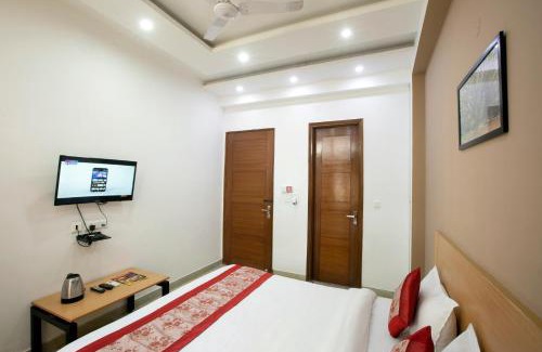 Noida Hotel | Hotel Lemonwood Suites - Noida Sector 104