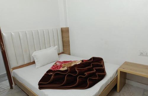 Paharganj Hotel | Hotel Leo
