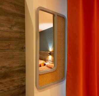 Quartier de la Folie-Mericourt Hotel | Hotel Leonard De Vinci 75011