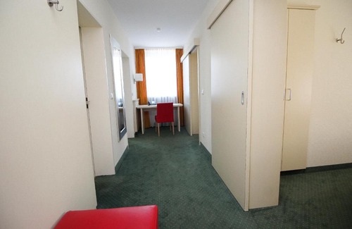 Munchner Freiheit Hotel | Hotel Leopold