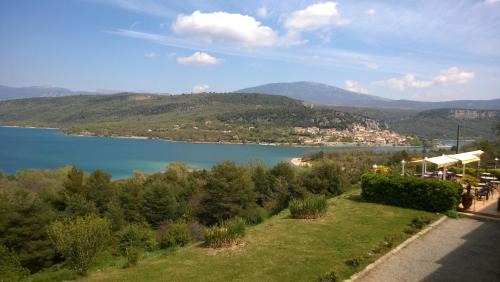 Bauduen Hotel | Hotel Les Cavalets
