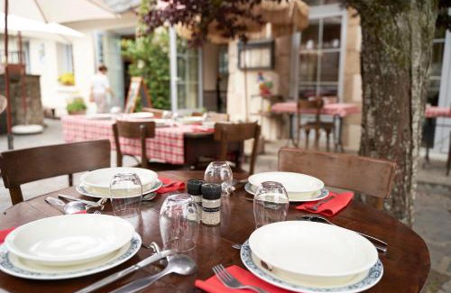 Servieres-le-Chateau Hotel | HOTEL Les Contes de Bruyeres
