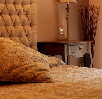 Tarascon Hotel | Hotel Les Mazets Des Roches