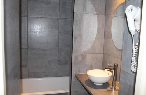 Saint Nicolas - Charles III - Ville vieille - Trois Maisons - Leopold Hotel | Hotel Les Portes D'Or