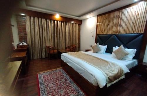 Laripora Hotel | Hotel Lidder Palace