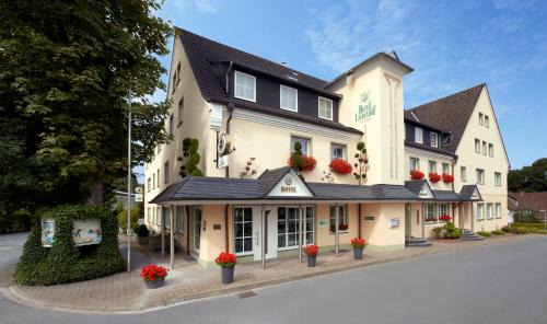 Warstein Hotel | Hotel Lindenhof
