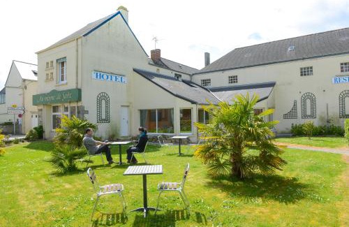 Reville Hotel | Hotel Logis Au Moyne de Saire