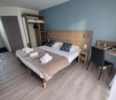 Reville Hotel | Hotel Logis Au Moyne de Saire