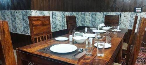 Harwan Hotel | Hotel Lolab valley