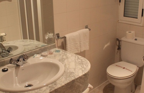Puebla de Sanabria Hotel | Hotel Los Perales