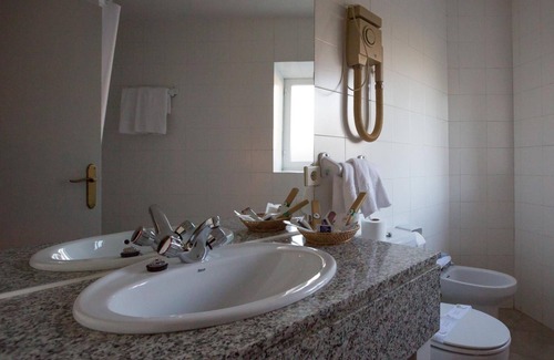 Puebla de Sanabria Hotel | Hotel Los Perales
