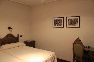 Puebla de Sanabria Hotel | Hotel Los Perales