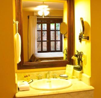 Managua Hotel | Hotel Los Robles, Managua, Nicaragua