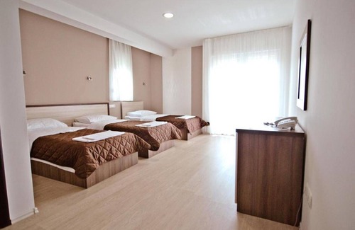 Medjugorje House | Hotel Lux - Triple Room with Balcony 4