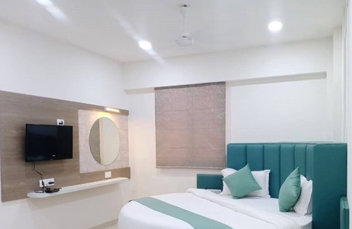 Vallabh Vidhyanagar Hotel | Hotel M D Residency Anand