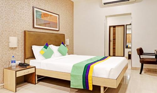 Pune Hotel | Hotel Madhav International Pune Railway Station