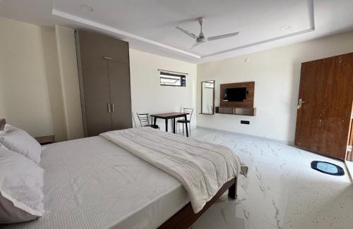 Kakinada Hotel | HOTEL MADHAVA RESiDENCY