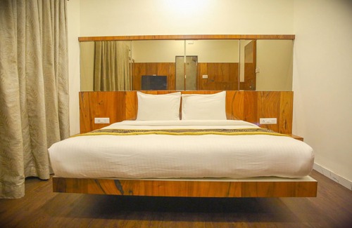 Kolhapur Hotel | Hotel Madhuri Executive