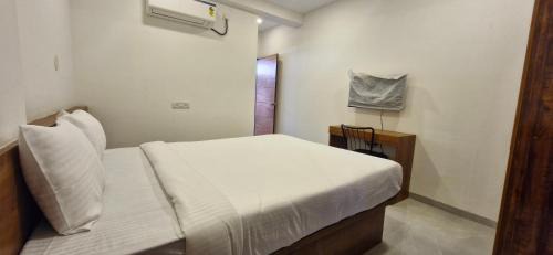 Central Pune House | Hotel Maharaja Inn