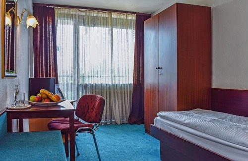 Burgel Hotel | Hotel Mainbogen