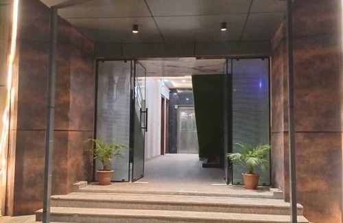 Vrindavan Hotel | Hotel Mango Tree, Vrindavan