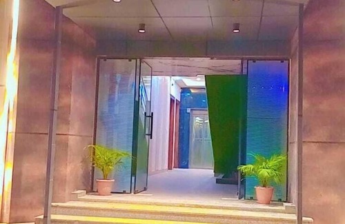 Vrindavan Hotel | Hotel Mango Tree, Vrindavan