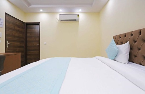 Pashim Vihar Hotel | Hotel Mannat bhera enclave