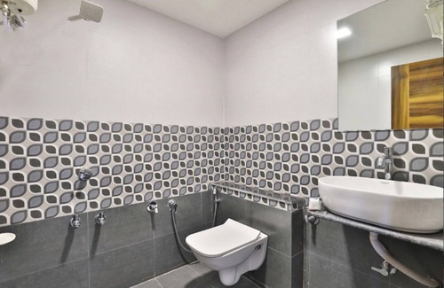 Vadodara Hotel | Hotel Maryland by Sky Stays