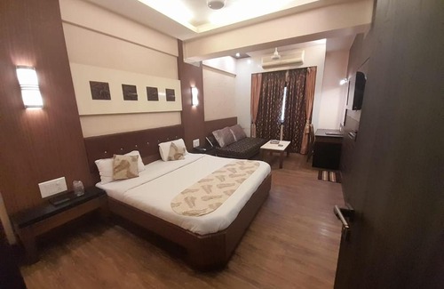 Amarnath Hotel | Hotel Mayur by WB Inn