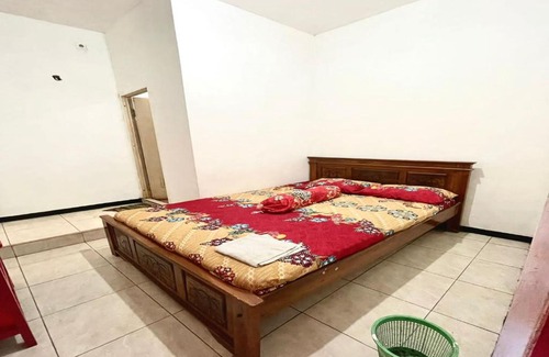 Waru Hotel | Hotel Medaeng