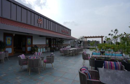 Raipur Hotel | Hotel Meeravill
