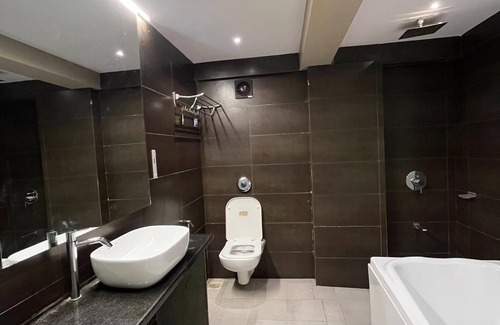 Mira Road East Hotel | Hotel merakee