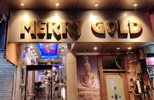 Paharganj House | Hotel Merry Gold with AC, WiFi in New Delhi
