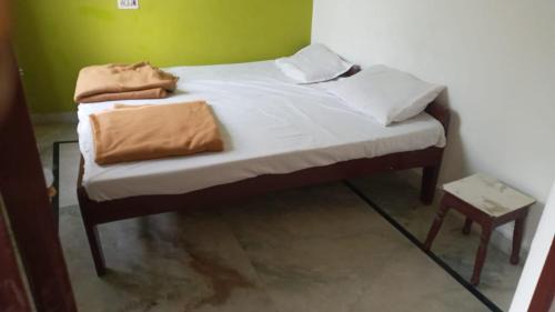 Lake Swaroop Sagar Hotel | Hotel Mewar Darshan