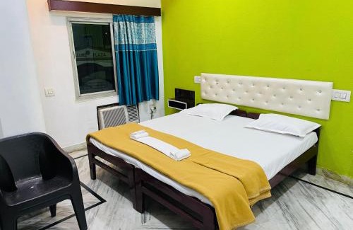 Lake Swaroop Sagar Hotel | Hotel Mewar Darshan