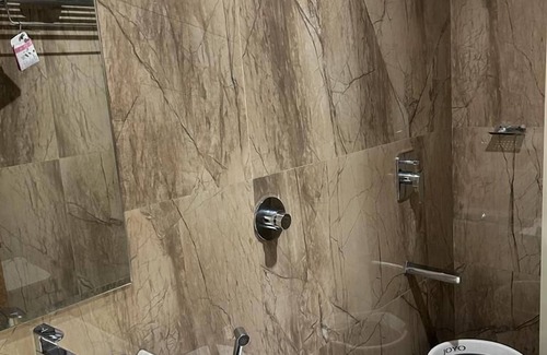Goregaon East Hotel | Hotel MIG SUITES