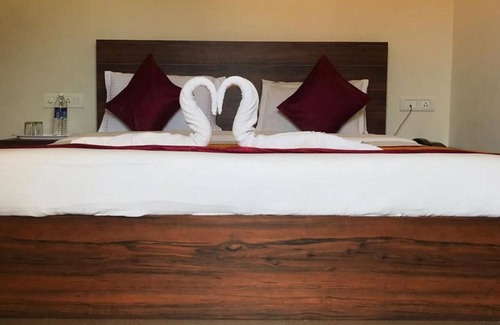 Caranzalem Hotel | Hotel Miramar, Miramar Beach, Goa