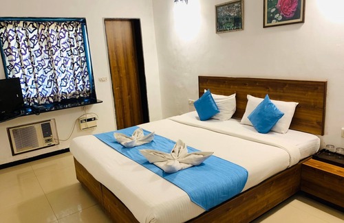 Caranzalem Hotel | Hotel Miramar, Miramar Beach, Goa