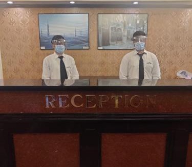 Prabhadevi Hotel | Hotel Mogul Palace - Near Masjid Bunder Mumbai