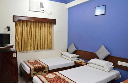 Prabhadevi Hotel | Hotel Mogul Palace - Near Masjid Bunder Mumbai