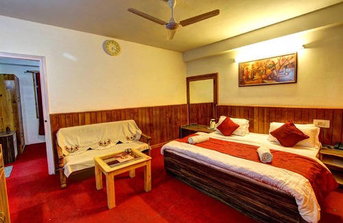 Aleo Bed & Breakfast | Hotel Monarch Residency