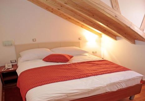 Trogir Hotel | Hotel Monika