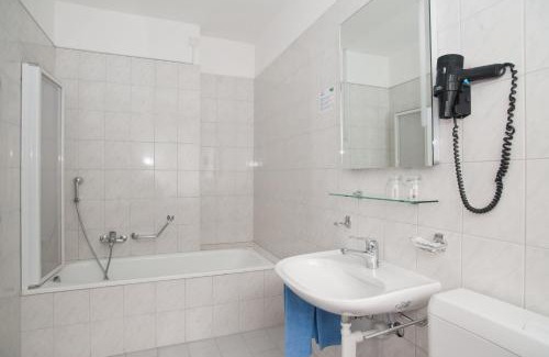Camorino Hotel | Hotel Morobbia