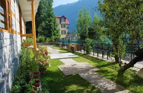 New Manali Bed & Breakfast | Hotel Mountain Trail Manali
